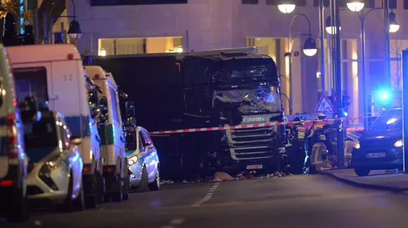 Sistemul de frânare automată al camionului din atacul de la Berlin a dus la evitarea unei tragedii și mai mari