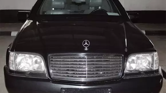 Fosta limuzină blindată a lui Vladimir Putin a fost scoasă la vânzare. Prețul o să te lase cu gura căscată!