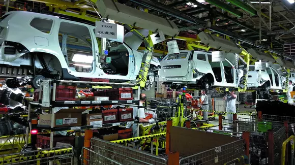 Producția de autoturisme în România a scăzut cu peste 22 de procente în primele 8 luni