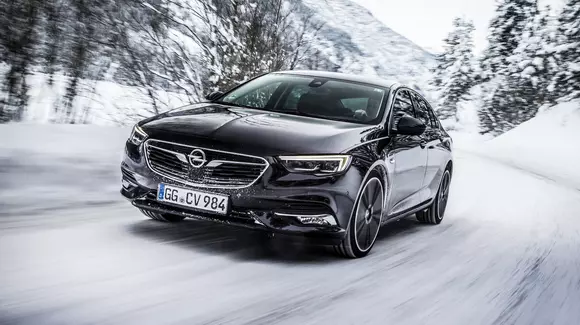 Opel Insignia Grand Sport primește tracțiune integrală