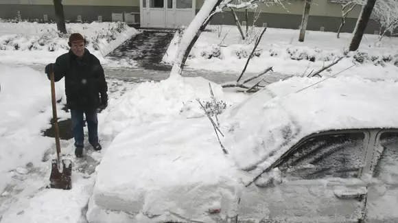 Trei sfaturi pentru șoferii care circulă prin zăpadă! De ce e bine să fii mai amabil iarna