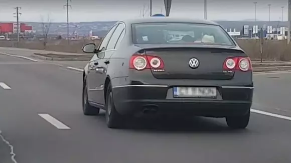 Cel mai haotic șofer din România! Uite cum conduce posesorul unui Passat | VIDEO