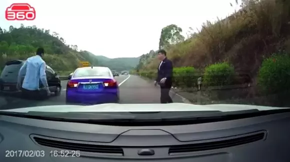 Cum s-a terminat un road rage în China? | VIDEO