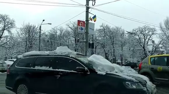 Un orb la volan? Uite cum merge șoferul ăsta prin București! | VIDEO