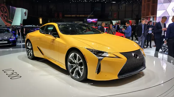 Geneva LIVE 2017 - Standul Lexus - LS 500h și LC Coupe