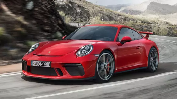 Geneva 2017: Puriștii au de ce să se bucure! Porsche 911 GT3 păstrează motorul aspirat, dar primește o cutie manuală