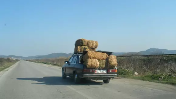 Patru motive pentru care peste 80% dintre mașinile din Albania sunt marca Mercedes-Benz?
