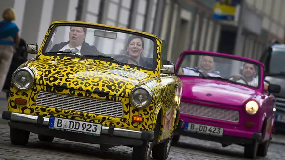 7 legi amuzante despre mașini: "La nevoie, orice instrument devine ciocan"