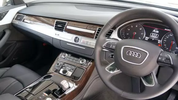 Cât costă să muți volanul unei mașini de pe dreapta pe stânga?