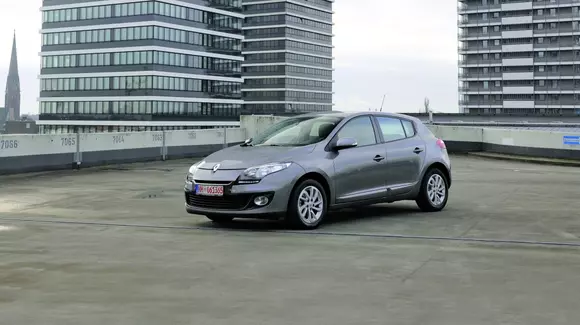 Renault Megane, de la 5.000 de euro: Farmecul șoarecelui gri