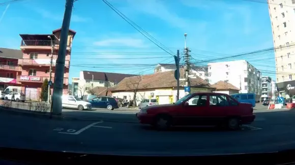 "Paranormal"! Mașina fără șofer care a plecat de una SINGURĂ! | VIDEO