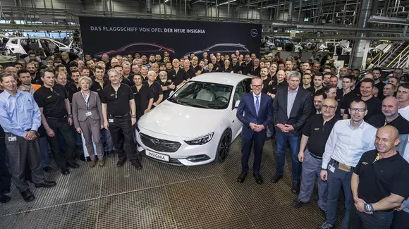 Opel a demarat producția noii generații Insignia