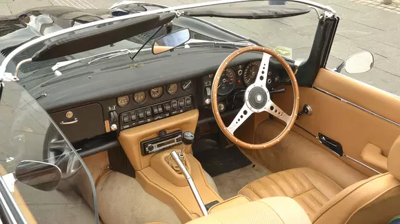 Mașinile cu volanul pe partea dreaptă vor fi interzise în România!