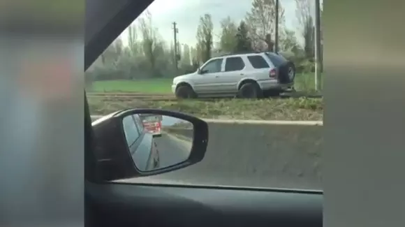 București, 2017, Șoseaua de Centura: Cu mașina pe calea ferată