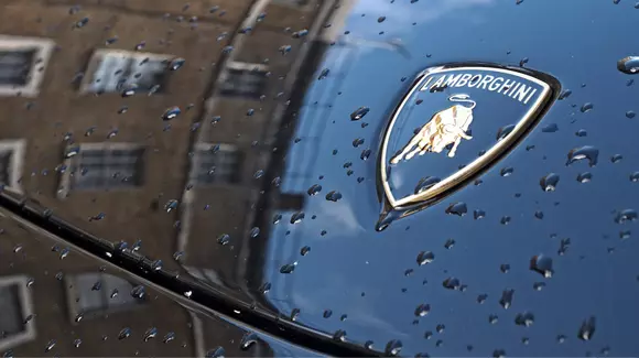 Mergea prea încet într-un Lamborghini și a fost oprită de poliție. Surpriza a fost mare după ce au verificat alcoolemia