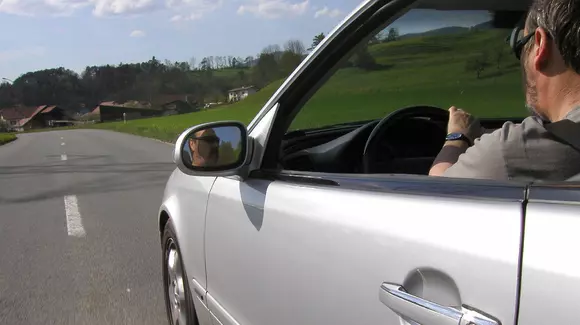 Îți e rău în mașină? Iată ce trebuie să faci pentru a scăpa de problemă