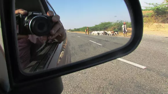 Trei motive pentru care să-ți cumperi o cameră auto