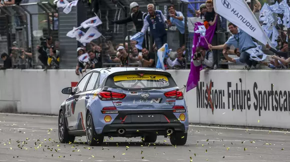 Hyundai i30 N a incheiat cu succes cursa de 24 de ore de la Nürburgring