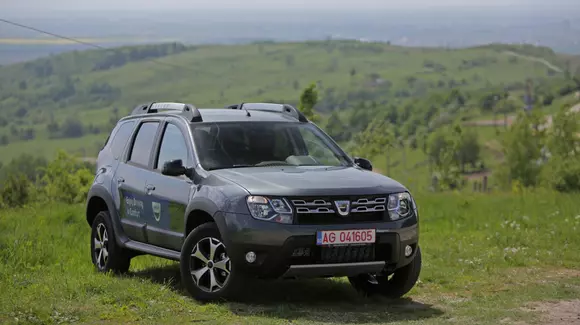 Update: Dacia Duster EDC a ajuns în România. Prețuri și informații complete. Vezi și cum se conduce noua cutie de viteze automată