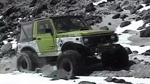 Care este altitudinea maximă la care a fost condus un automobil?