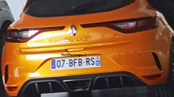 Fotografie spion cu viitorul Renault Megane RS