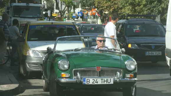 Ce a pățit samsarul care l-a păcălit pe Tăriceanu să dea 14.500 de euro pe poza unei maşini