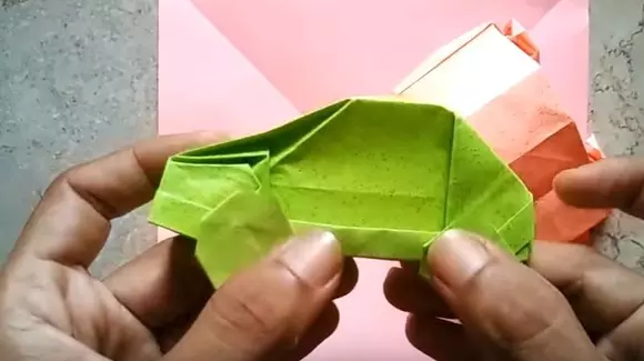 Cum să-i faci copilului tăi o mașinuță Origami din hârtie? | VIDEO