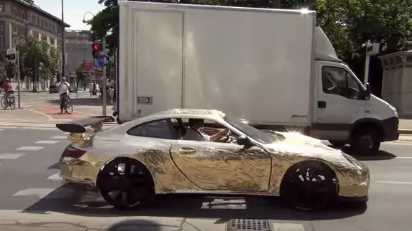 Ce zici, mașina din imagine este un Porsche? | VIDEO