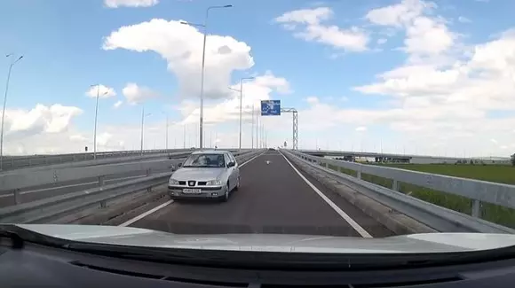 E clar, el este cel mai nepriceput șofer din România! Manevra ciudată pe care a făcut-o! | VIDEO