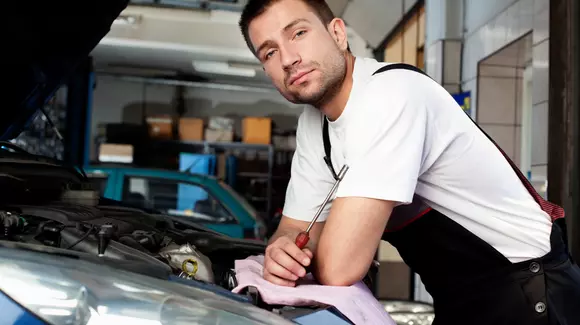 Ponturi de îngrijire a mașinii, de la mecanici. Ce să faci ca să reziste o viață