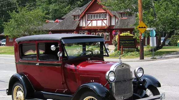 Așa arăta prima mașină dotată cu radio. Cât costa sistemul audio?