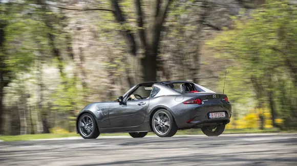 Mazda MX-5 RF - Puritatea stă în detalii