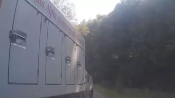 O dispută în traficul din România s-a terminat cu un accident! Cine este vinovat și ce au decis polițiștii? | VIDEO