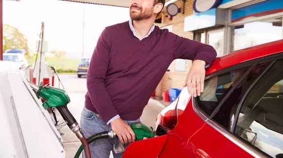 Vești bune pentru portofelele noastre: scad prețurile la combustibili!