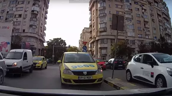 Lecția dată de un bucureștean unor șoferi care au încălcat regulile! | VIDEO
