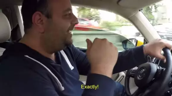 Cel mai nebun șofer! Și-a vândut mașina ca să parieze tot pe victoria echipei favorite. Ce a urmat?