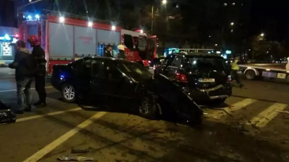 Şofer de BMW la 20 de ani, vitezoman în localitate şi cu live-uri pe Facebook la volan