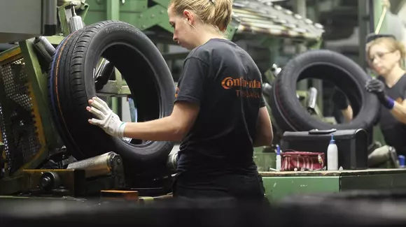 Secretul pe care nu-l știu toți șoferii! De ce e bine să rotim periodic anvelopele?