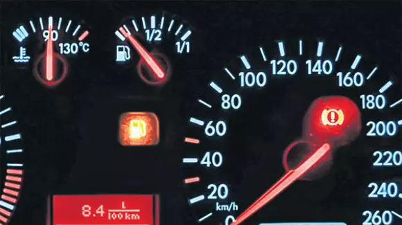 Modelul rusesc care te lasă să te joci Tetris în bord