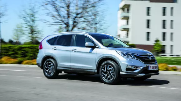 Honda CR-V 2.0 Elegance AT 4WD: Întoarcerea la spațiu