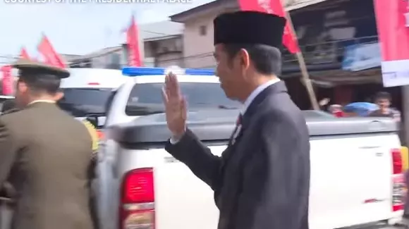"E nebun!", au spus oamenii! Ce a făcut președintele indonezian după ce a fost prins într-un ambuteiaj | VIDEO