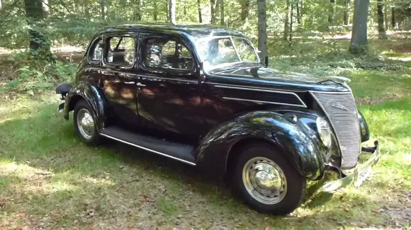 Nici Pitești, nici Câmpulung! În București a fost prima fabrica de automobile care producea vehicule în număr mare