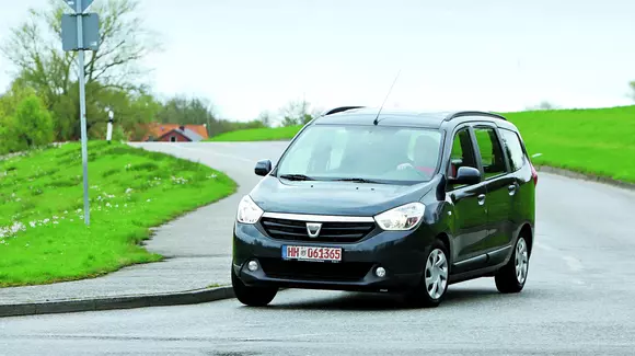 Dacia Lodgy de la 6.500 de euro: Mașina cea de toate zilele
