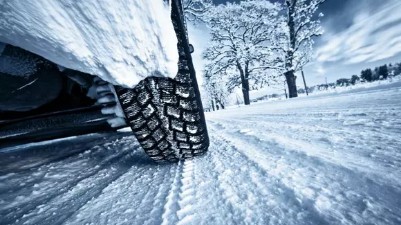 La ce trebuie sa fii atent atunci cand apelezi la servicii de inchirieri masini pe timpul iernii
