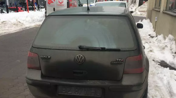 Peste 1.500 de numere de înmatriculare sunt interzise în România