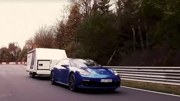 Un nou record stabilit de Porsche pe Nurburgring. De data asta la o categorie surprinzătoare​ - Video