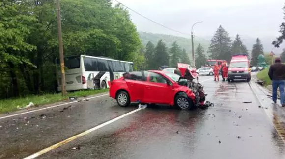 Ce se întâmplă dacă se lovesc două mașini care au același punctaj de siguranță la testele Euro NCAP. În care este mai bine să te afli?