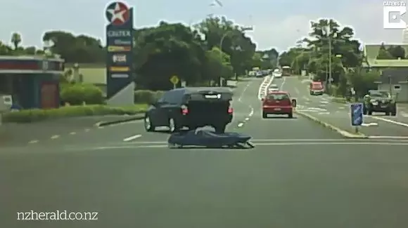 Caz incredibil în Statele Unite: au scăpat mortul din dric | VIDEO