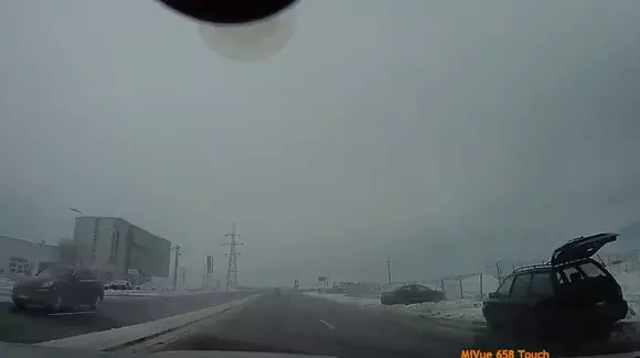 Un moment de neatenție a produs un grav accident. Totul a fost filmat pe o șosea din România! | VIDEO