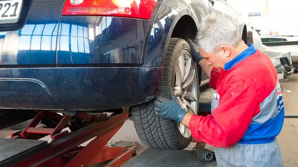 Mecanicii dau sfaturi: 5 lucruri pe care să NU le faci mașinii tale